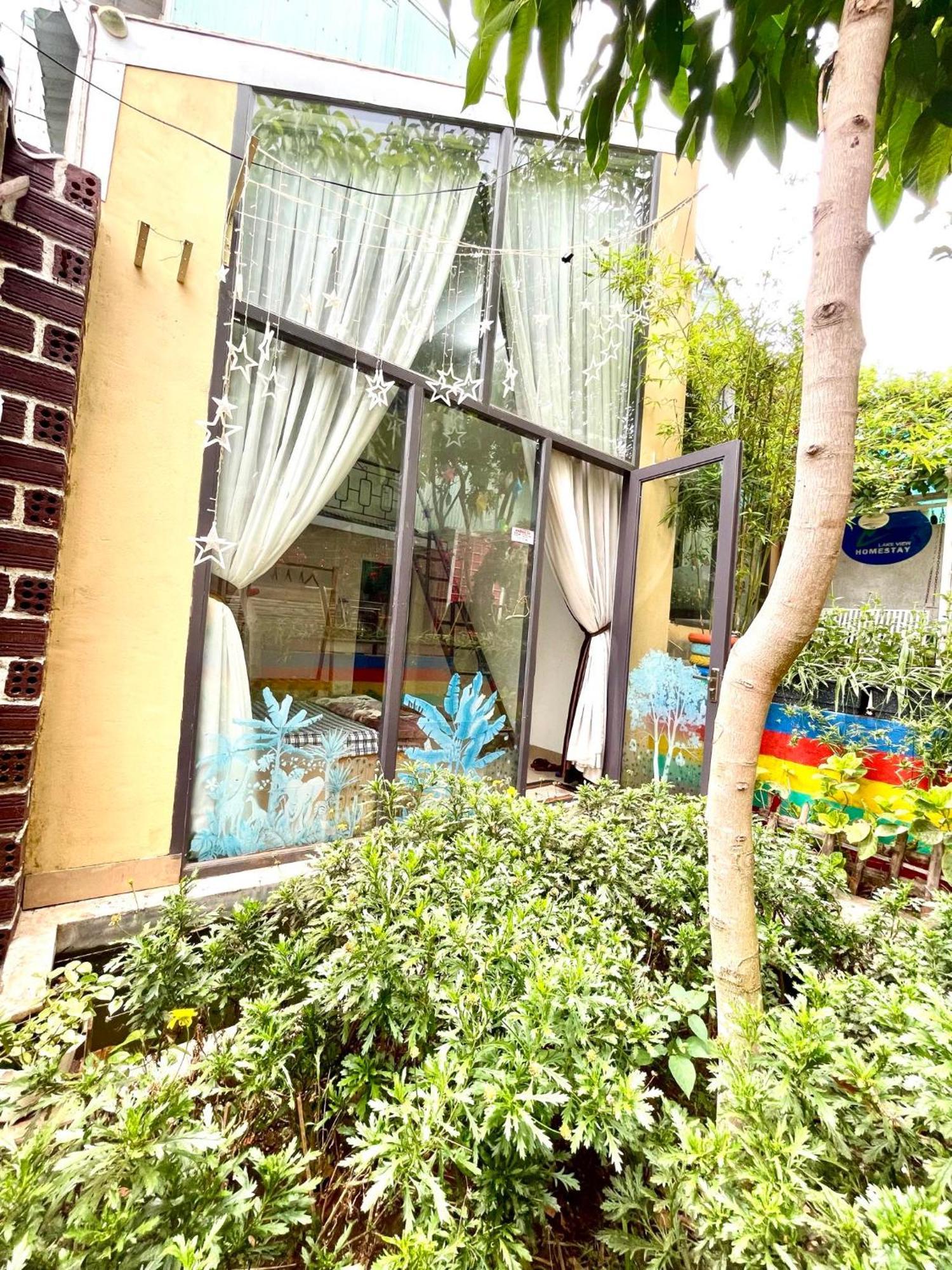 Lake View Homestay Pleiku Exterior photo